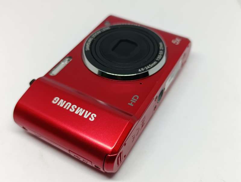 Samsung ES90 - 14.2MP - 5x Zoom - Digital Camera
