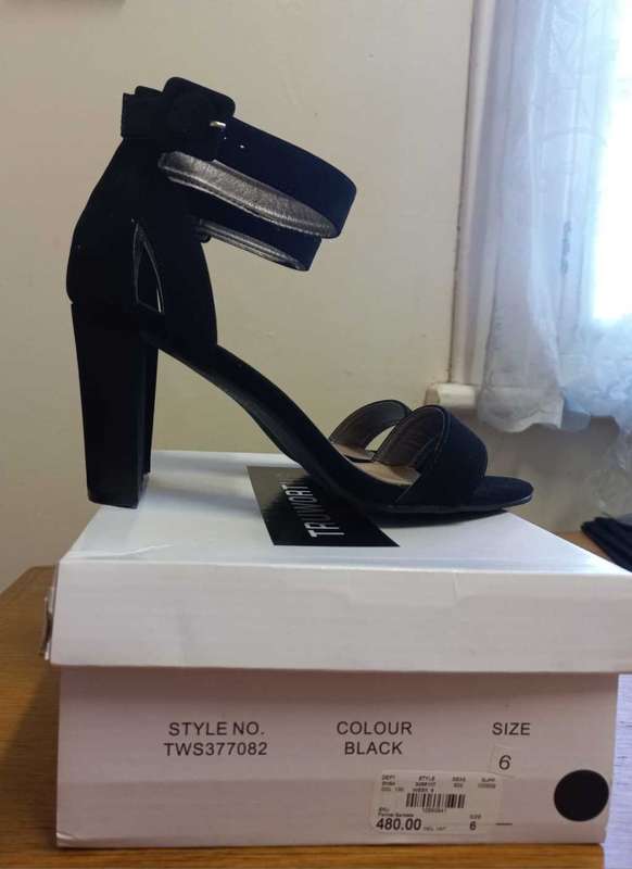 Ladies shoes