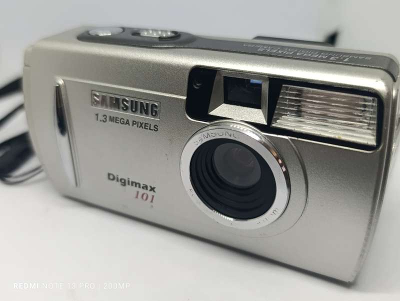 Samsung Digimax 101 - 1.3MP - Digital Camera