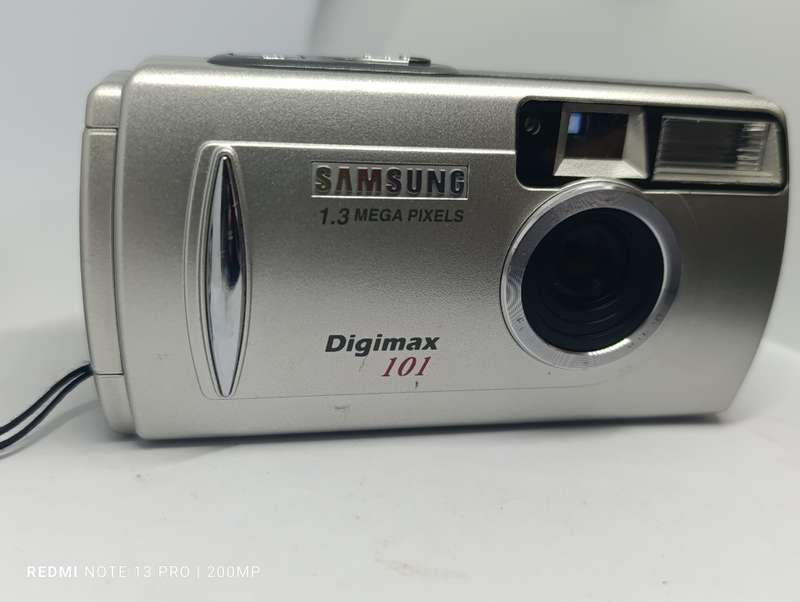 Samsung Digimax 101 - 1.3MP - Digital Camera