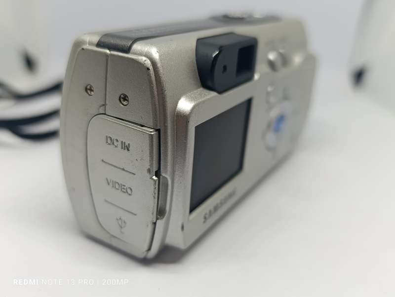 Samsung Digimax 101 - 1.3MP - Digital Camera