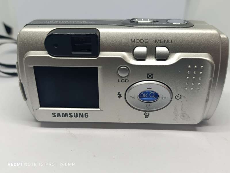 Samsung Digimax 101 - 1.3MP - Digital Camera