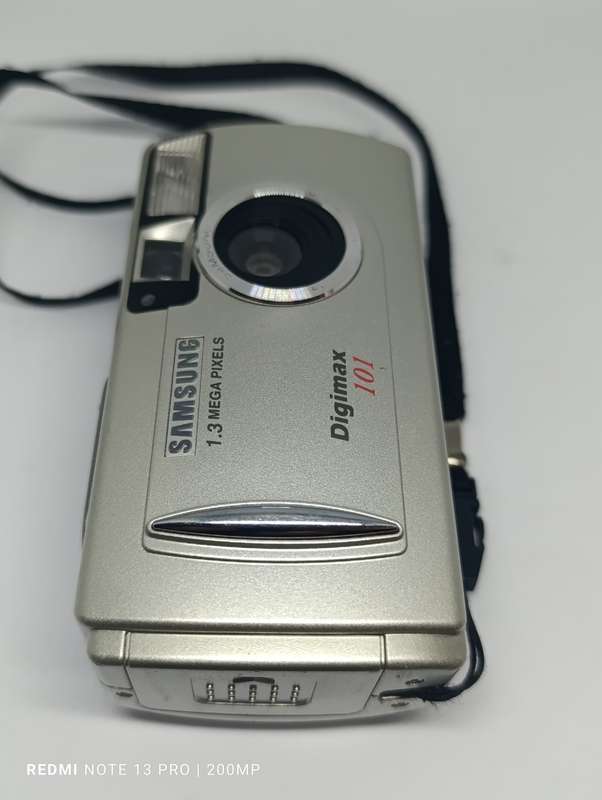 Samsung Digimax 101 - 1.3MP - Digital Camera