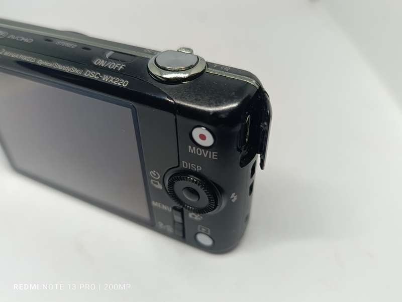 Sony Cyber-Shot WX220 - 18.2MP - 10x Zoom - Digital Wifi Camera