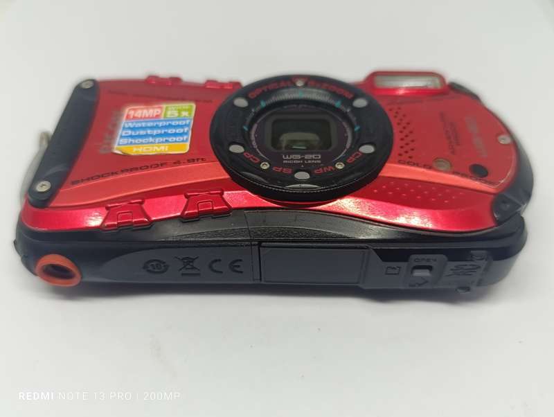 Ricoh WG-20 - 14MP - 5x Zoom - Waterproof Digital Camera