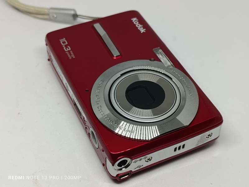 Kodak EasyShare MD1063 - 10.3MP - 3x Zoom - Digital Camera