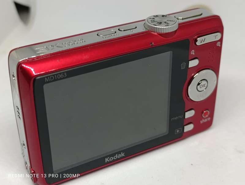 Kodak EasyShare MD1063 - 10.3MP - 3x Zoom - Digital Camera