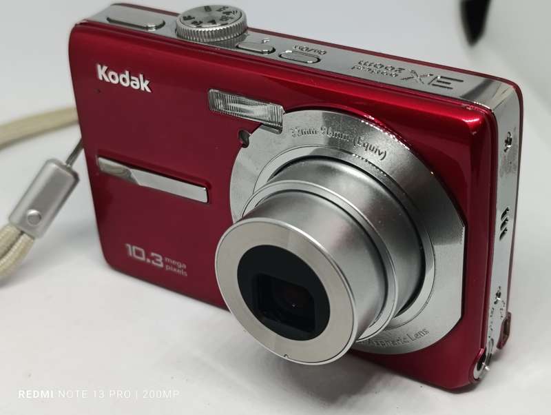Kodak EasyShare MD1063 - 10.3MP - 3x Zoom - Digital Camera