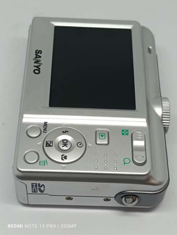 Sanyo VPC - S600EX - 6MP - 4x Zoom - Digital Camera