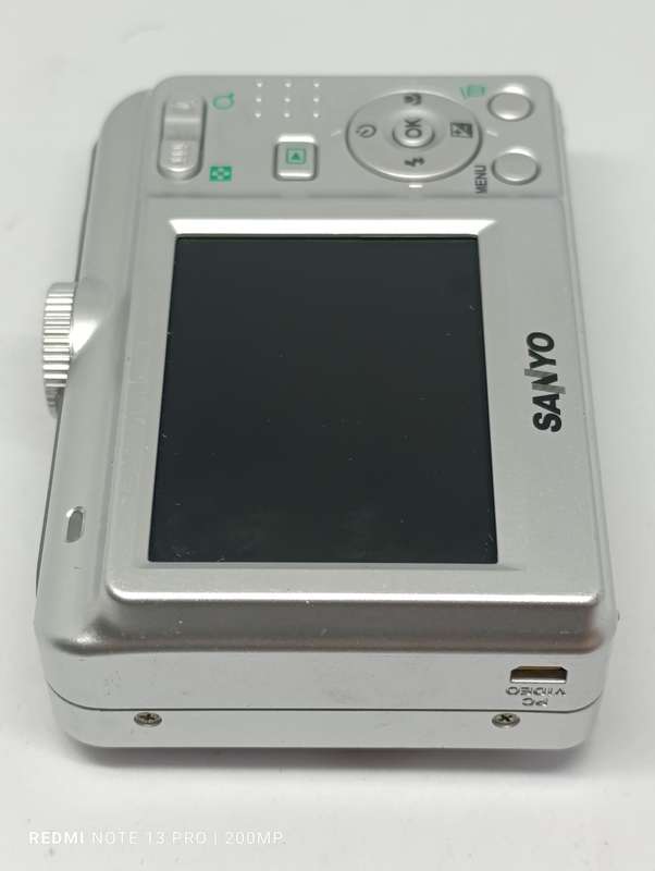 Sanyo VPC - S600EX - 6MP - 4x Zoom - Digital Camera