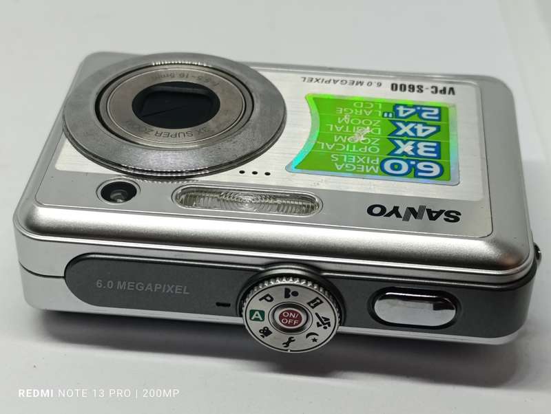 Sanyo VPC - S600EX - 6MP - 4x Zoom - Digital Camera