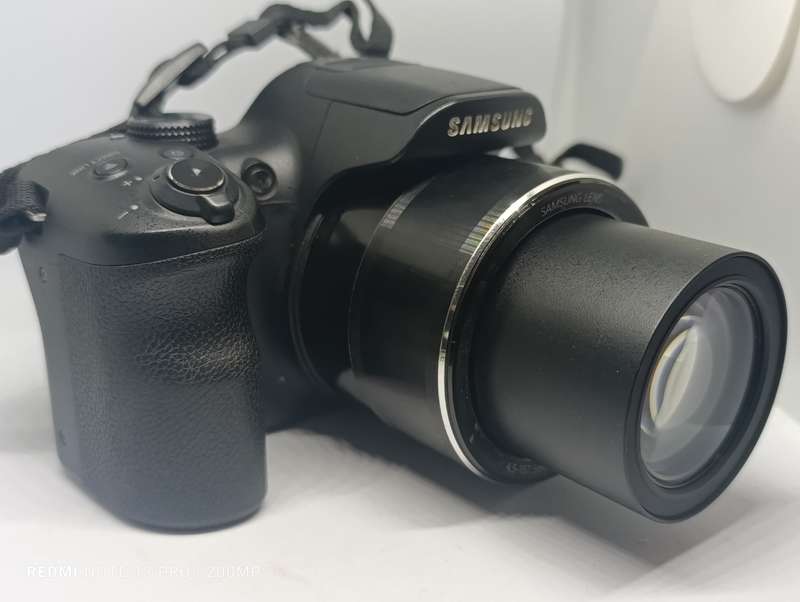 Samsung WB1100F - 35x Zoom - 16MP - Smart Camera (wifi)