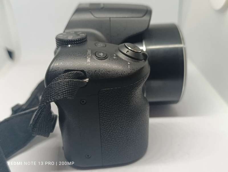 Samsung WB1100F - 35x Zoom - 16MP - Smart Camera (wifi)