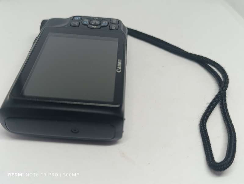 Canon PowerShot A2200 - 14.1MP - 4x Zoom - Digital Camera