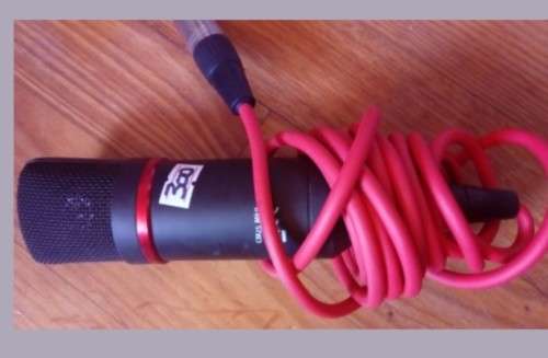 Scarlett studio microphone