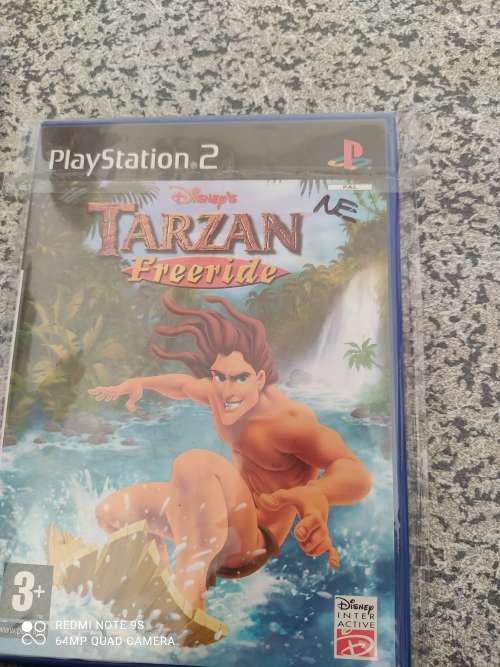 PS2 CONSOLE + 2 CONTROLLERS + 5 GAMES