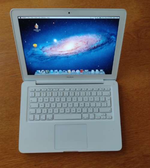APPLE MACBOOK 13 INCH