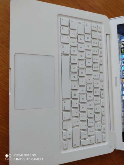 APPLE MACBOOK 13 INCH