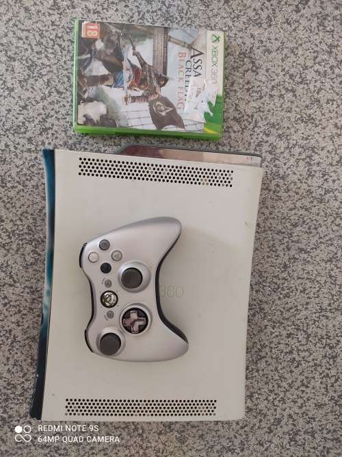 XBOX 360 CONSOLE + GAME