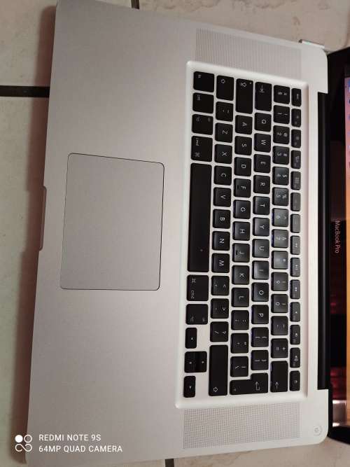 APPLE MACBOOK PRO i7 8gb Ram A1286 (was R5499)