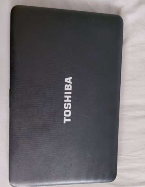 Toshiba C850 Laptop