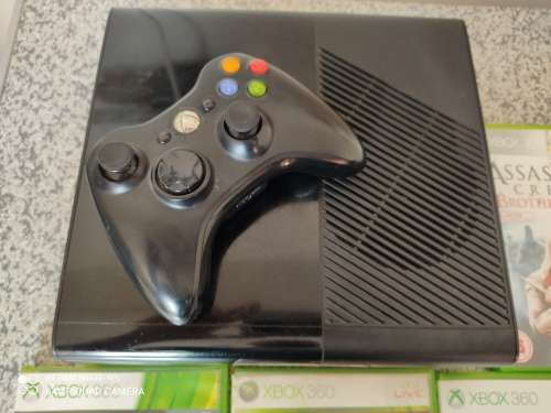 XBOX 360 SLIM + GAMES