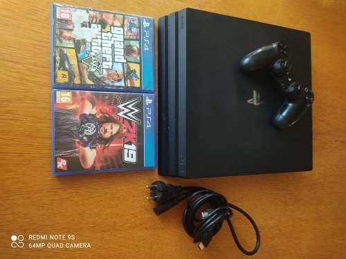 PS4 Pro Console. (Controller needs replacing)