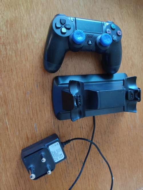 Ps4 controller + double charging dock