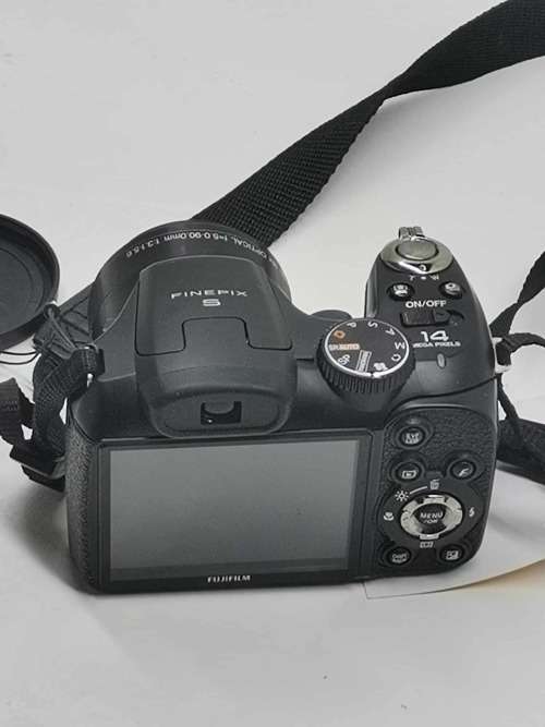 Fujifilm FinePix S2995 - 14MP - 18x zoom - Digital Bridge Camera