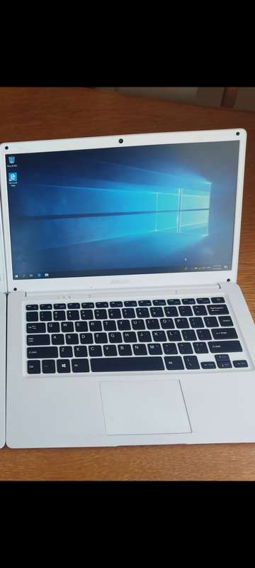 Mecer Z140C laptop