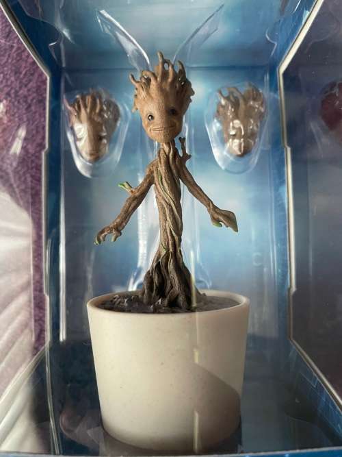 Hot Toys Guardians of the Galaxy Little Groot 1/4th Scale Collectible New Unopened