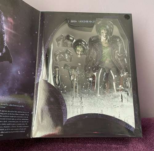 The Joker No.4 - Square Enix Batman: Arkham Origins - Play Arts Kai Action Figure