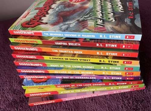 Goosebumps by R.L. Stine - 10 Books (Paperback)