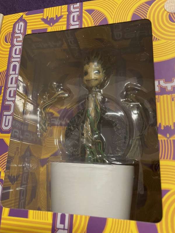 Guardians Of The Galaxy Baby Groot 7-Inch Action Hero Vignette