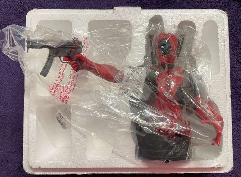 Gentle Giant Deadpool Mini-Bust Marvel Limited Edition - - 1381/1700