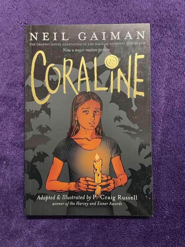 Coraline: The Graphic Novel (Softcover) - Neil Gaiman