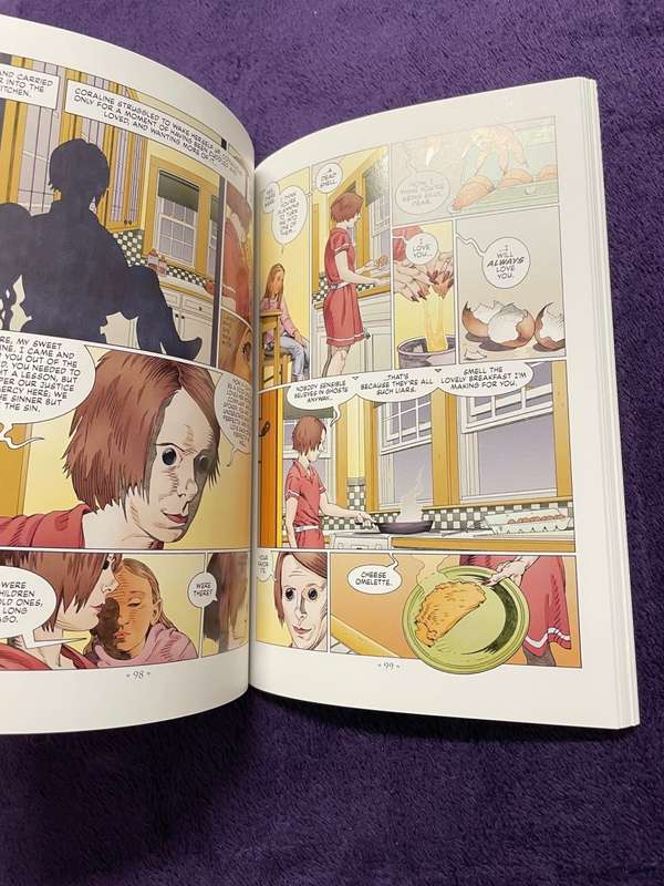 Coraline: The Graphic Novel (Softcover) - Neil Gaiman