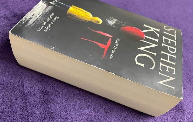 It (Softcover) - Stephen King