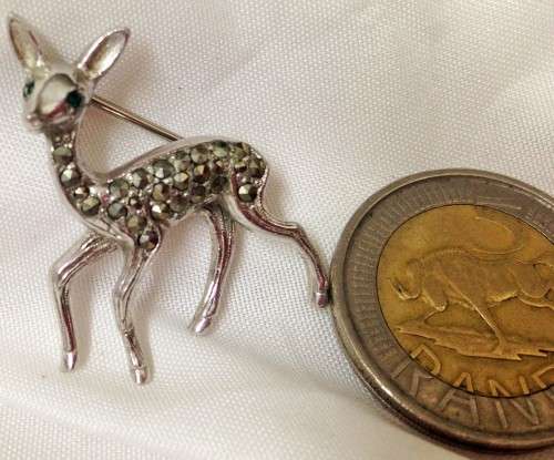 BROOCH - MARCASITE Bambi GREEN STONE EYES BEAUTIFUL