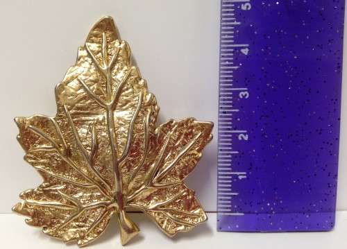Vintage BROOCH-LEAF STAMPED DESIGN -SOLID CHUNKY GOLD TONE METAL