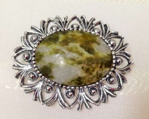 BROOCH - GREEN MOTTLED STONE