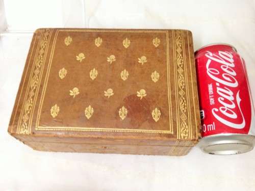 TRINKET BOX*TAN LEATHER*gold embossed trim-ITALY*FlorenceFLEUR DE LYS