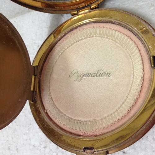 COMPACT Powder -  PYGMALION - decorative NEEDLE POINT TOP - England