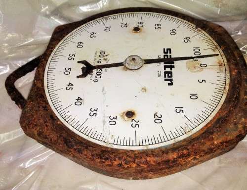 vtg SCALE SALTER**Rusted**Not working**FOR DISPLAY ONLY**!!!GREAT COUNTRY HOME AND KITCHEN DECOR!!!!
