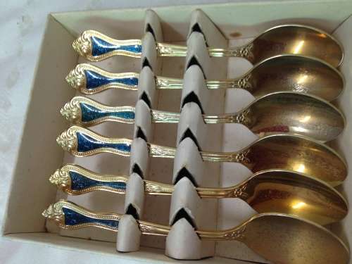 GOLD PLATED-220-8045 6 -TEA SPOON- QUALITY STAINLESS STEEL CUTLERY VINERS stamped STAINLESS STEEL] -