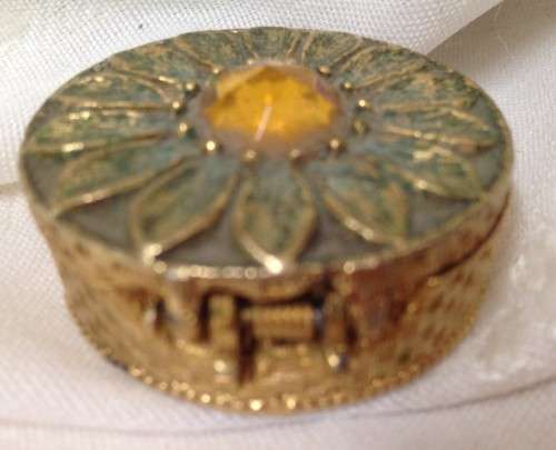 1950*CompactGOLD TONE has lovely Stone Embossed small Look at My BUY NOW Listings NO