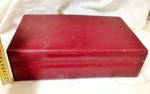 `BON VOYAGE `JEWELLERY CASE  BURGANDY -LEATHER STYLE LOOK-NICE THING
