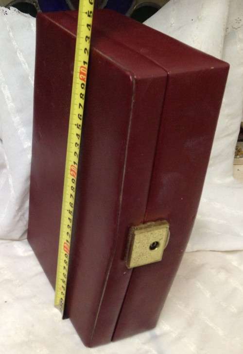 `BON VOYAGE `JEWELLERY CASE  BURGANDY -LEATHER STYLE LOOK-NICE THING