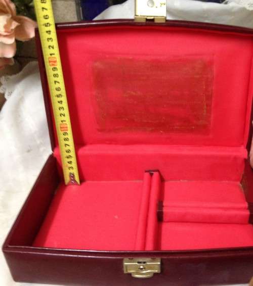 `BON VOYAGE `JEWELLERY CASE  BURGANDY -LEATHER STYLE LOOK-NICE THING