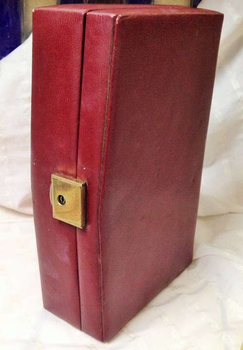`BON VOYAGE `JEWELLERY CASE  BURGANDY -LEATHER STYLE LOOK-NICE THING
